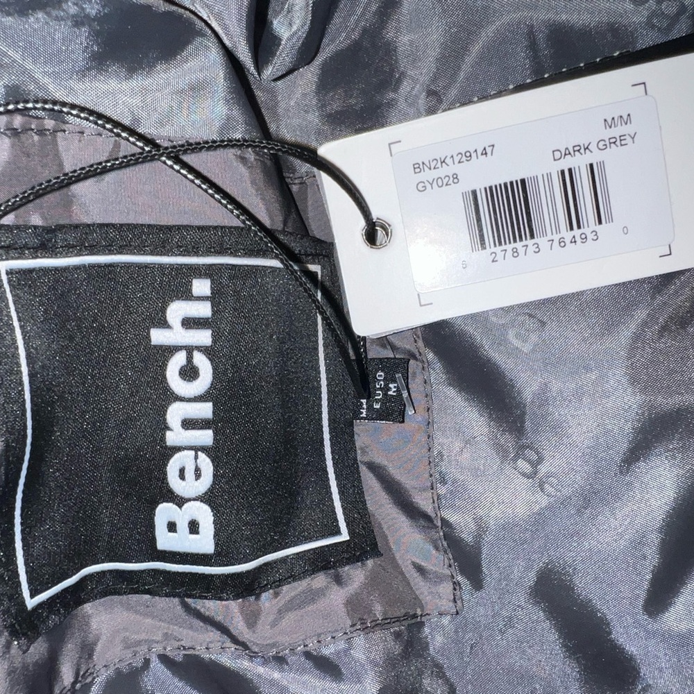 Bench Men's Charcoal Dark Grey Puffer Jacket NWT Size M - Picture 2 of 6